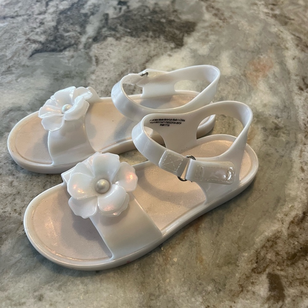 Cat & Jack Pearl White Kids Sandals with Flower